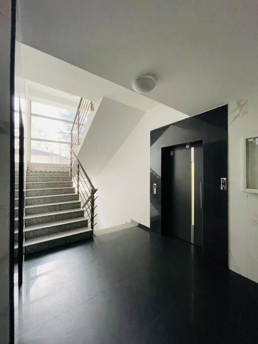 New Modern Rooftop Apartment-Free Private Parking Скоп'є Екстер'єр фото