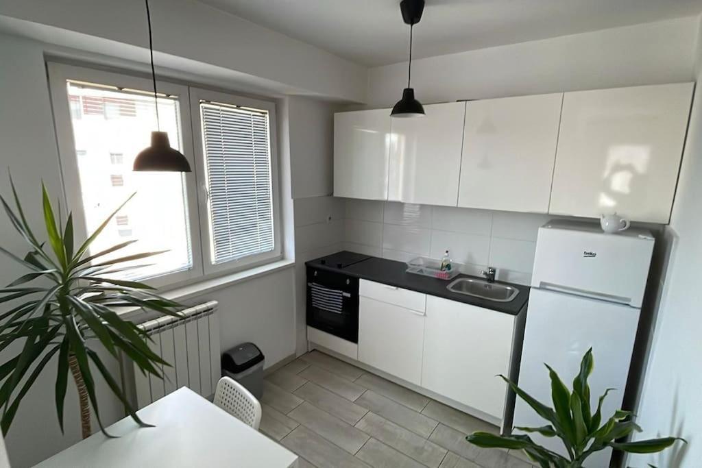 New Modern Rooftop Apartment-Free Private Parking Скоп'є Екстер'єр фото